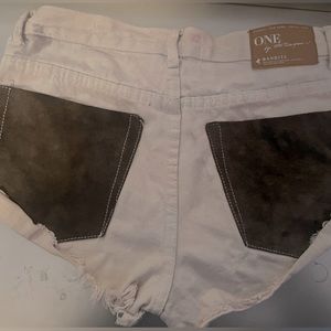 One teaspoon shorts, size 25